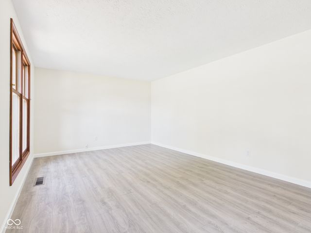 1520 E 42nd Street, Anderson, IN 46013