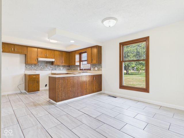 1520 E 42nd Street, Anderson, IN 46013