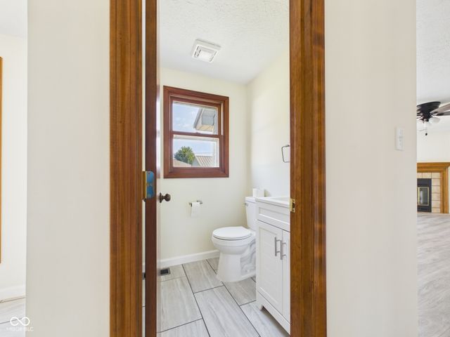 1520 E 42nd Street, Anderson, IN 46013