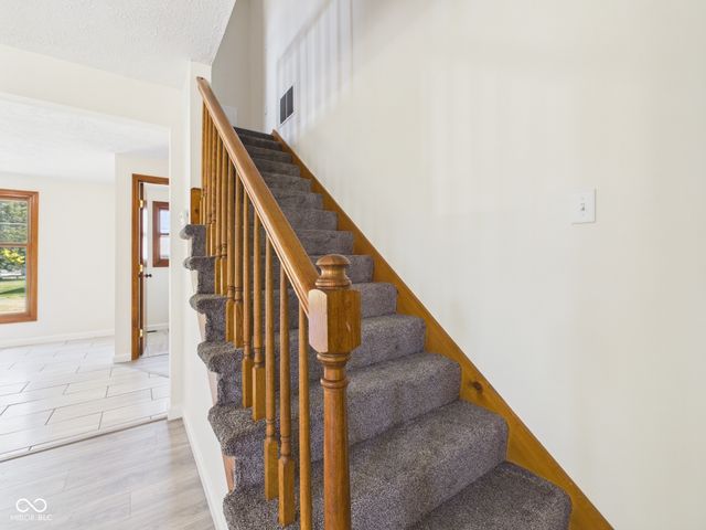 1520 E 42nd Street, Anderson, IN 46013