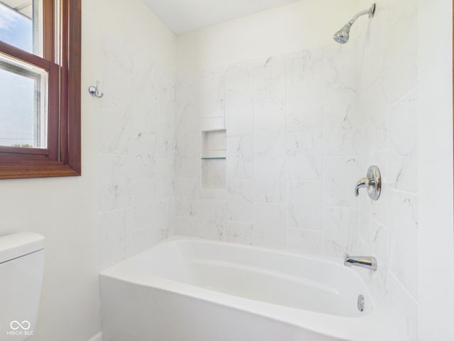 1520 E 42nd Street, Anderson, IN 46013