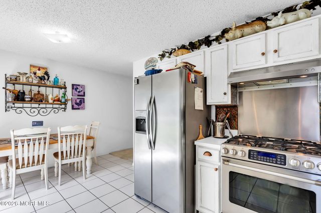 631 Bedford Lane, Manchester, NJ 08759