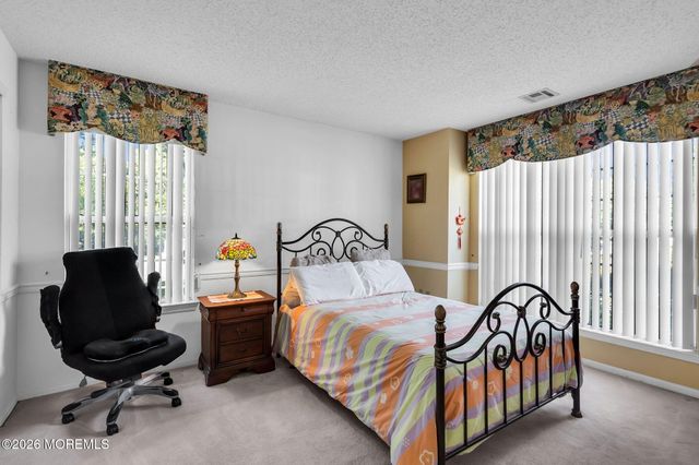 631 Bedford Lane, Manchester, NJ 08759