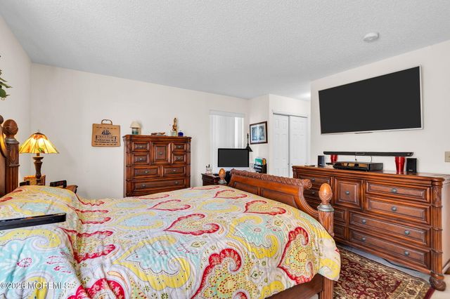 631 Bedford Lane, Manchester, NJ 08759