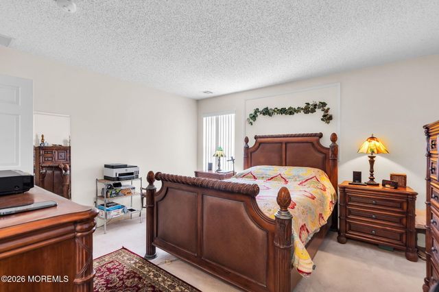 631 Bedford Lane, Manchester, NJ 08759