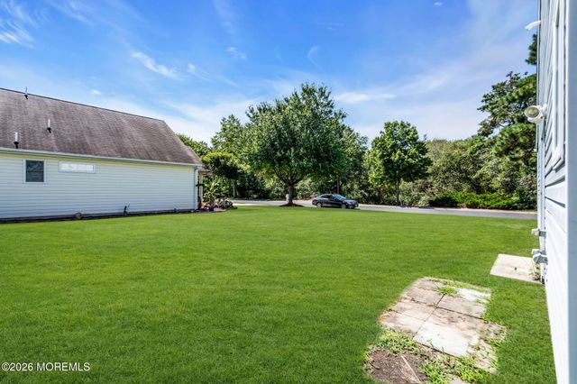 631 Bedford Lane, Manchester, NJ 08759