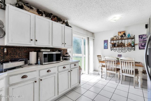 631 Bedford Lane, Manchester, NJ 08759