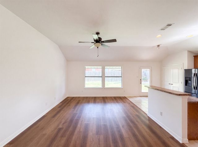 143 Pintail Lane, Sanger, TX 76266