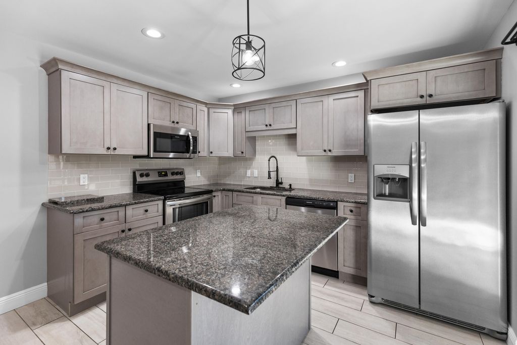 2302 SE Round Table Drive B, Port St. Lucie B, Port St Lucie, FL 34952