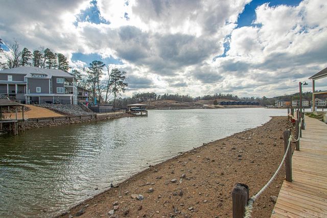 532 C6 Grand Point Drive, Hot Springs, AR 71901