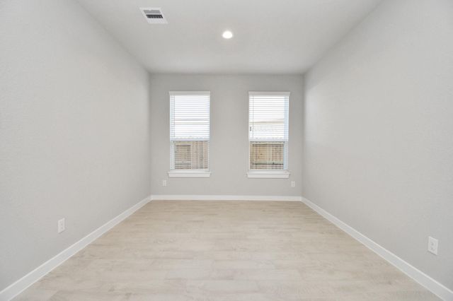 2103 Della Lakes Court, Fresno, TX 77545