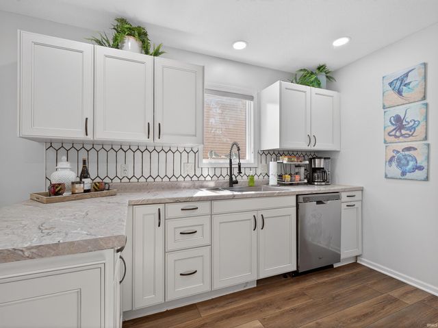 7606 Bowlander Way, Fort Wayne, IN 46835