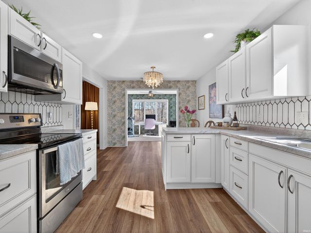 7606 Bowlander Way, Fort Wayne, IN 46835