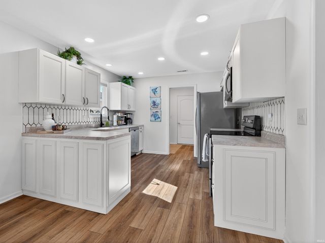 7606 Bowlander Way, Fort Wayne, IN 46835