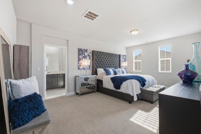 5 Huddlestone Cir, Roseville, CA 95661