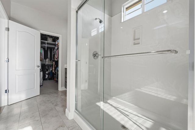 5 Huddlestone Cir, Roseville, CA 95661