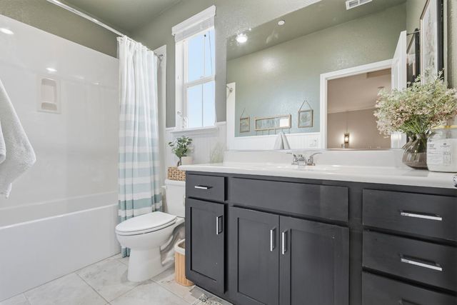 5 Huddlestone Cir, Roseville, CA 95661