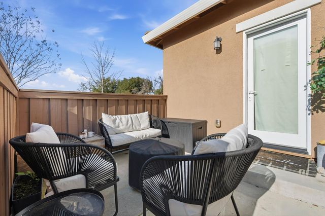 5 Huddlestone Cir, Roseville, CA 95661