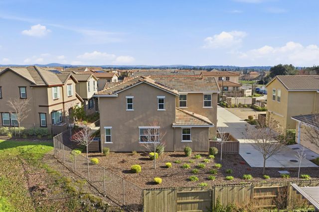 5 Huddlestone Cir, Roseville, CA 95661
