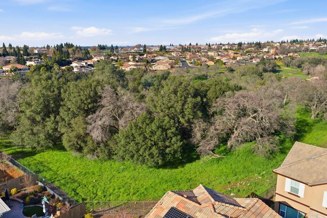 5 Huddlestone Cir, Roseville, CA 95661