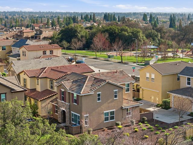 5 Huddlestone Cir, Roseville, CA 95661