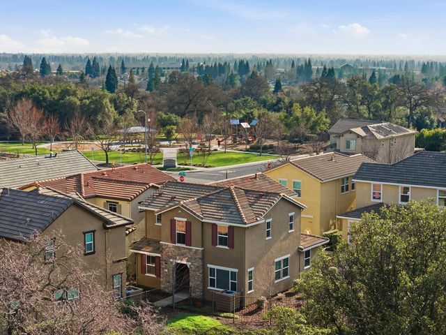 5 Huddlestone Cir, Roseville, CA 95661