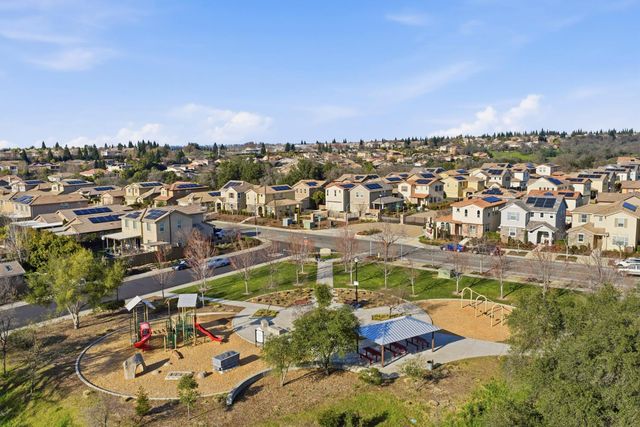 5 Huddlestone Cir, Roseville, CA 95661