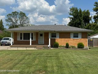 8929 Brown Austin Rd, Fairdale, KY 40118