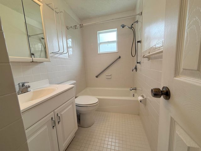 3642 Rosewood St. B, St Augustine, FL 32080