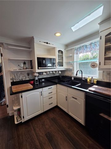 37 Eustis Avenue, Newport, RI 02840