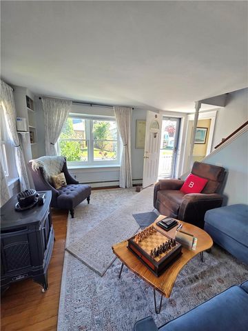 37 Eustis Avenue, Newport, RI 02840