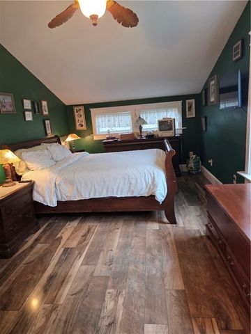 37 Eustis Avenue, Newport, RI 02840