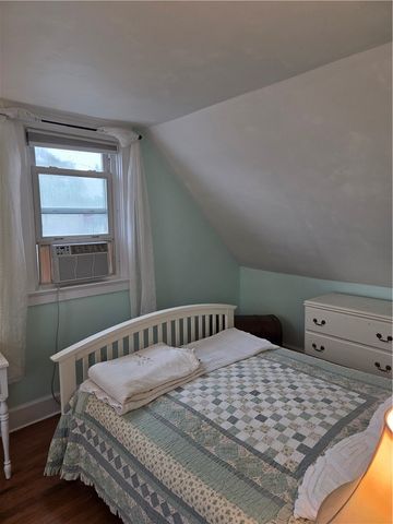 37 Eustis Avenue, Newport, RI 02840