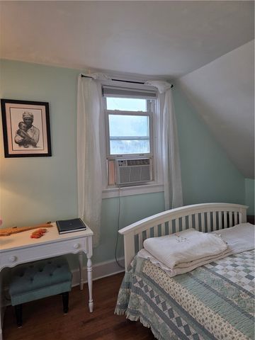 37 Eustis Avenue, Newport, RI 02840