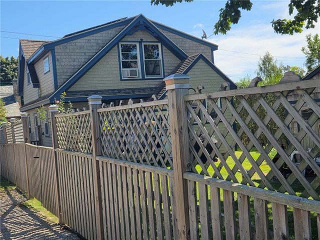 37 Eustis Avenue, Newport, RI 02840