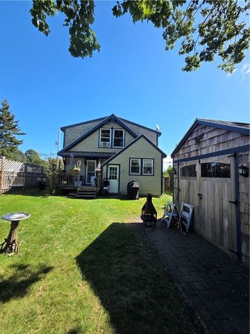 37 Eustis Avenue, Newport, RI 02840