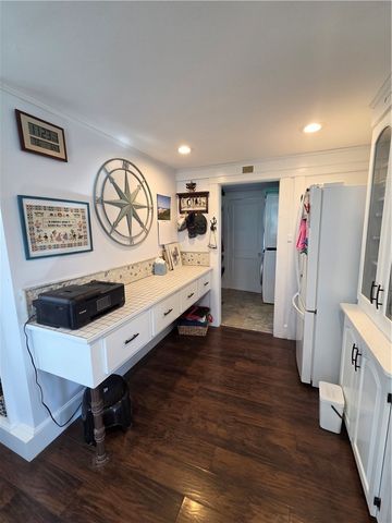 37 Eustis Avenue, Newport, RI 02840