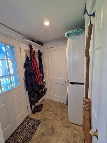 37 Eustis Avenue, Newport, RI 02840