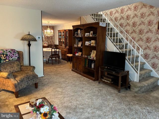 12039 MILLBROOK RD, Philadelphia, PA 19154