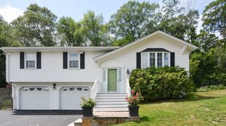 26 Sunset Dr, Milford, MA 01757