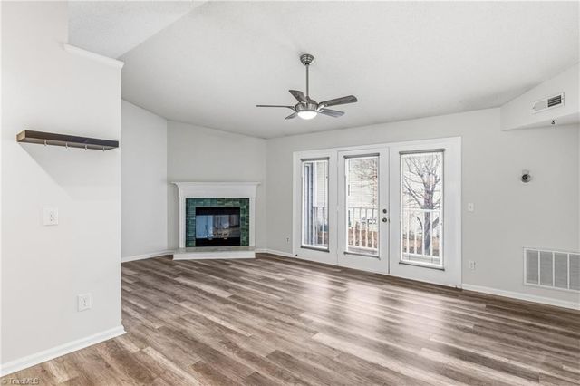 3701 Cotswold Terrace 7M, Greensboro, NC 27410