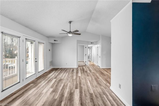 3701 Cotswold Terrace 7M, Greensboro, NC 27410