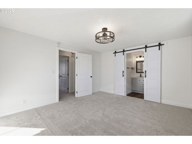 764 71ST St, Springfield, OR 97478