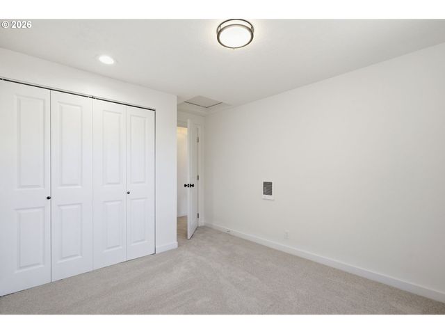764 71ST St, Springfield, OR 97478