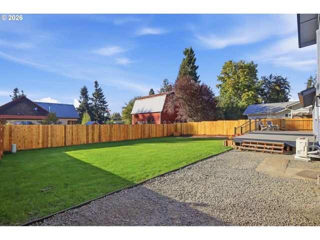 764 71ST St, Springfield, OR 97478