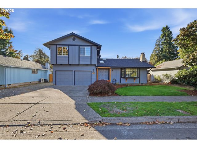764 71ST St, Springfield, OR 97478