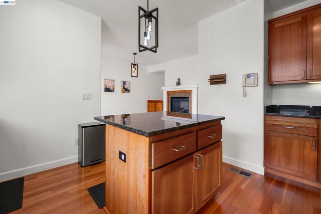 651 Macarthur Blvd, San Leandro, CA 94577