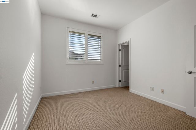 651 Macarthur Blvd, San Leandro, CA 94577