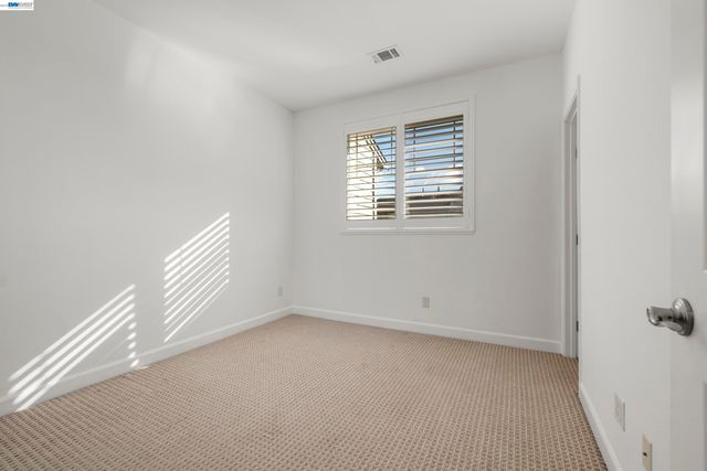 651 Macarthur Blvd, San Leandro, CA 94577