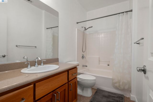 651 Macarthur Blvd, San Leandro, CA 94577